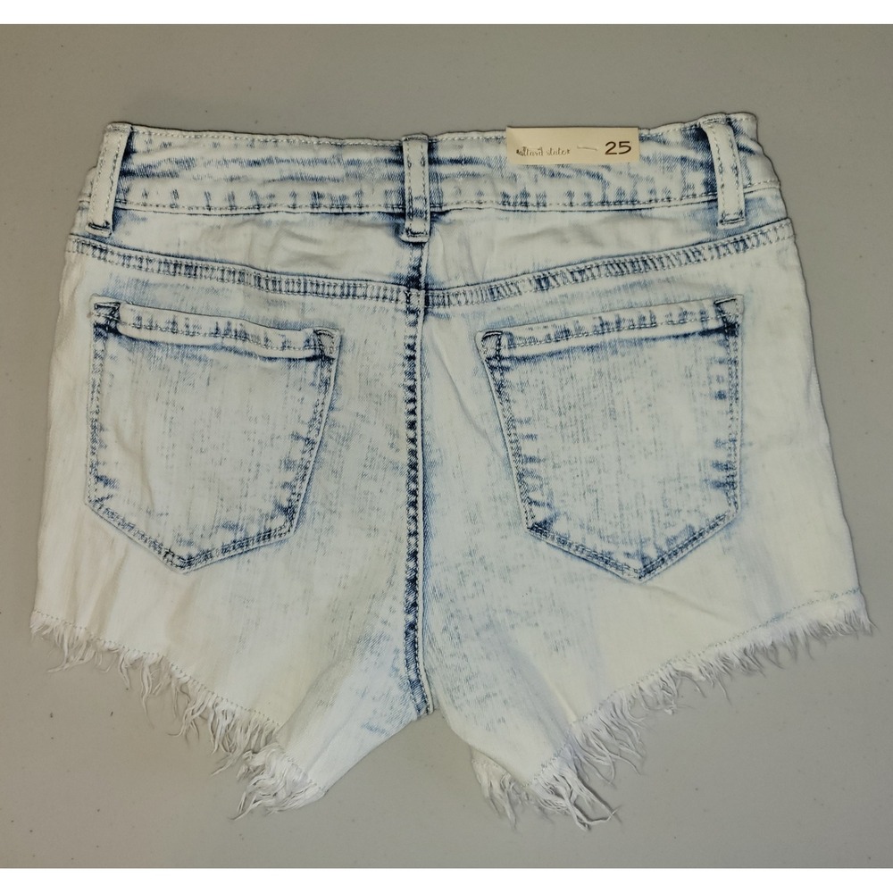 Altar'd State Cloud Wash Distressed Denim‎ Shorts w/Frayed Hem - Picture 2 of 4